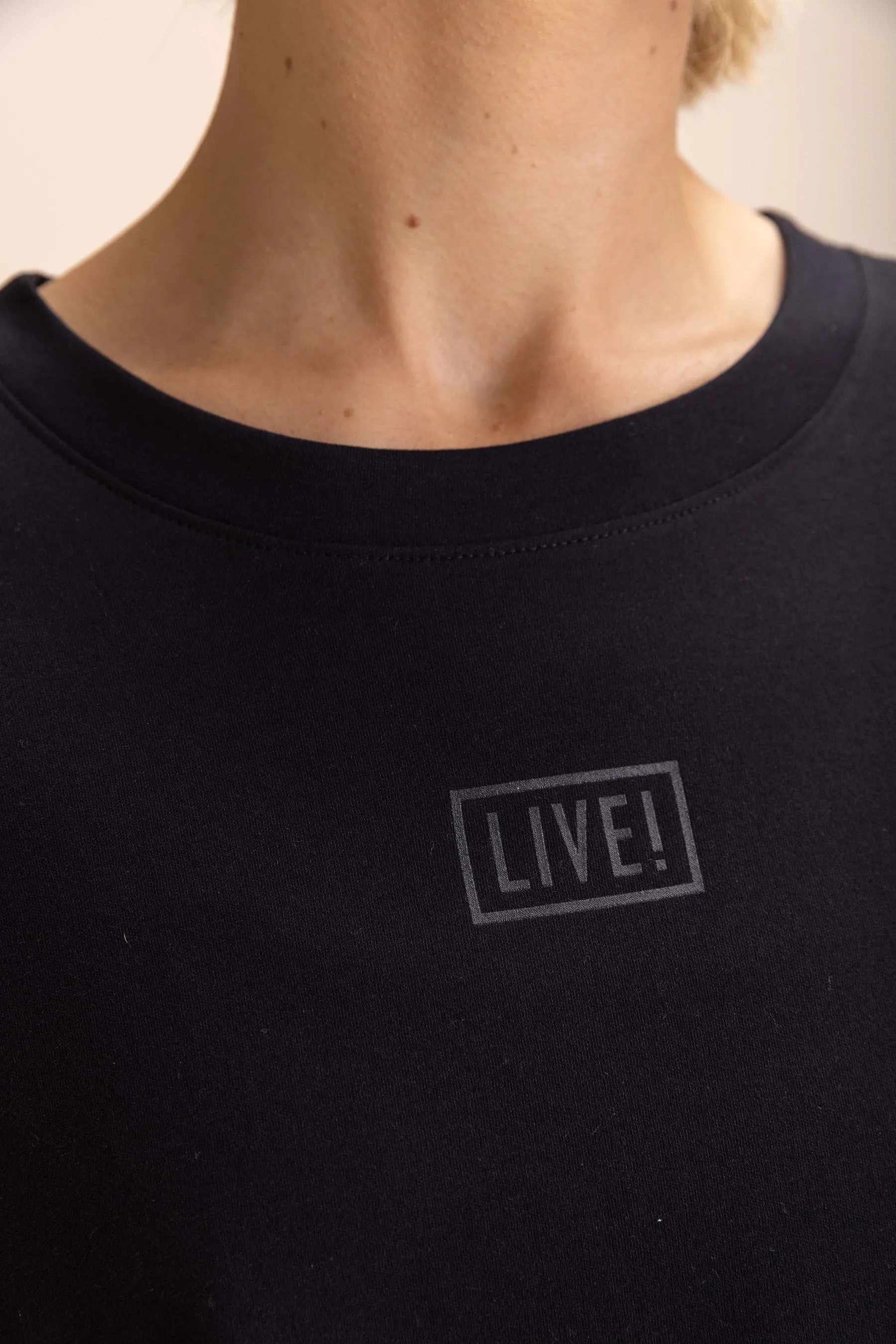 Crop T-shirt LIVE! Turn