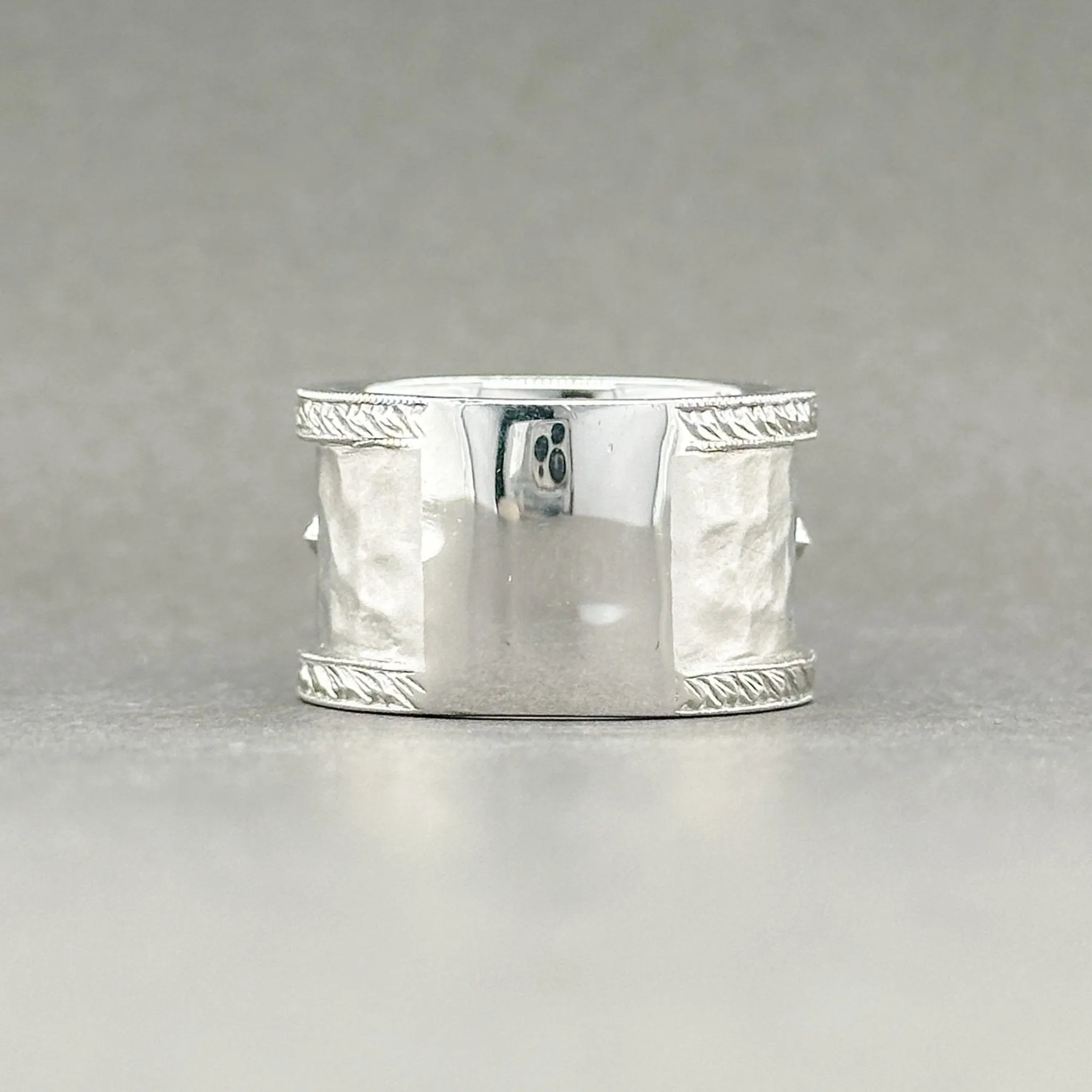 Estate SS 0.16ctw H/SI1 Diamond Wide Hammered Ring