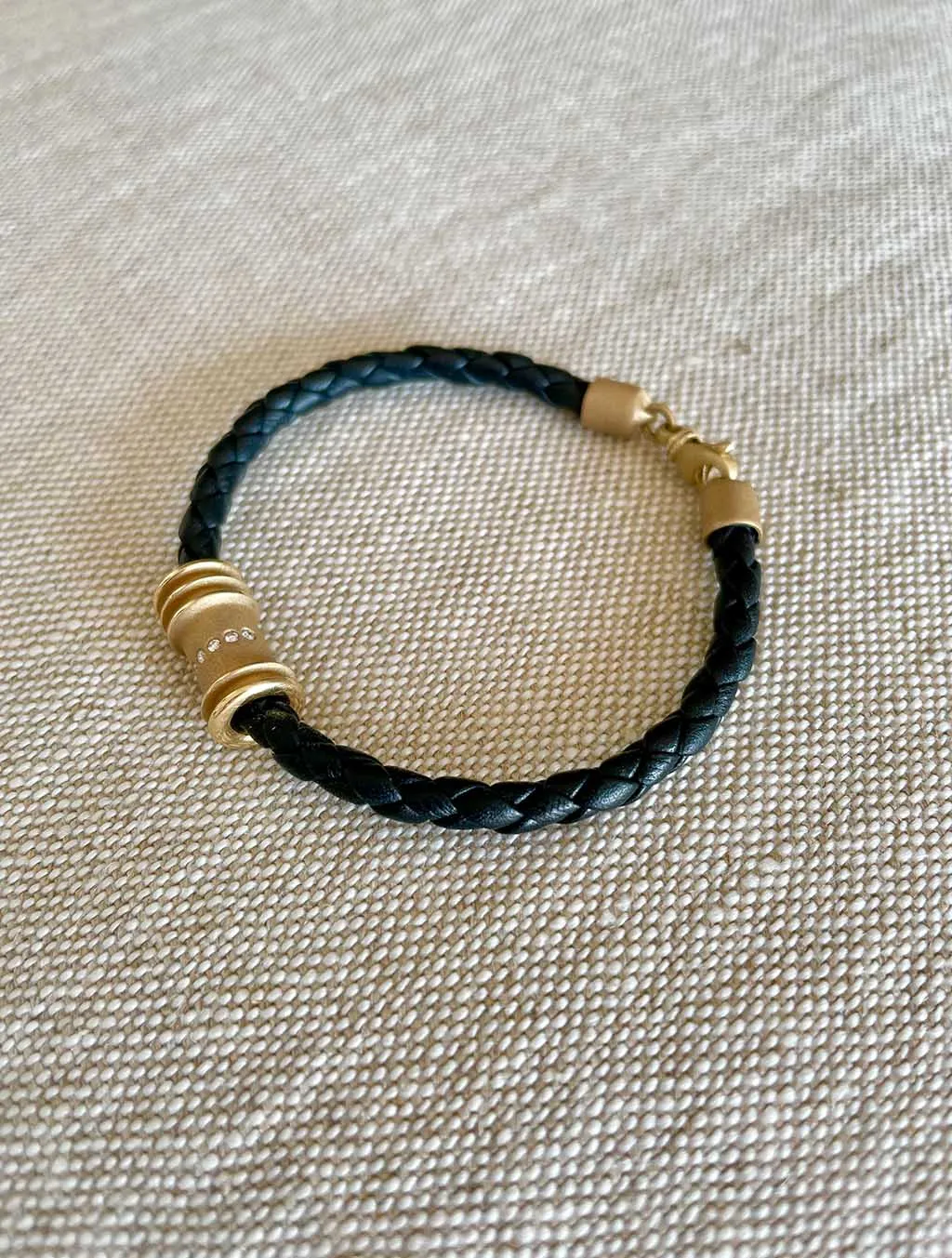 Mr. Grey - Heavy solid gold and leather bracelet